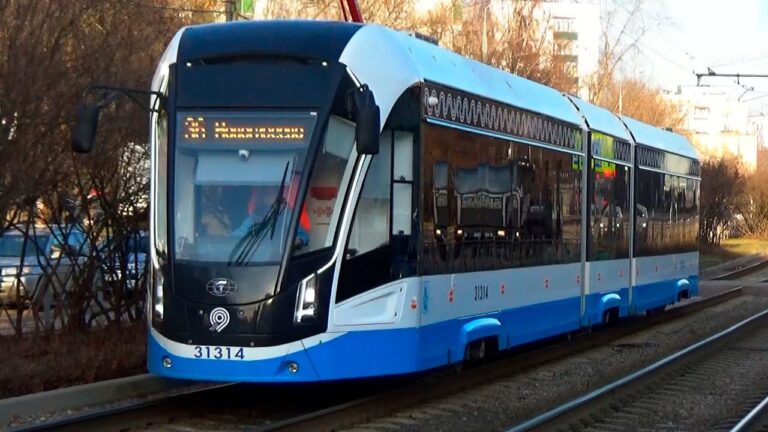 В Северной столице выпустили юбилейный трамвай «Витязь-М»