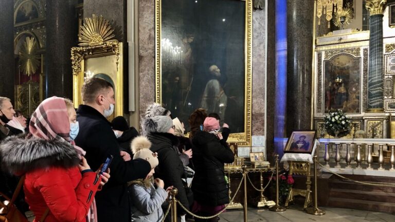 Рождественскую службу в Казанском соборе провели с соблюдением режима ограничений