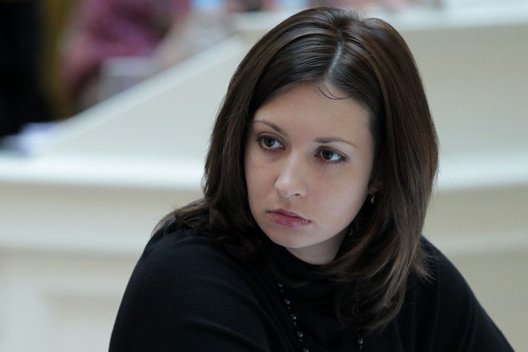 Галкина будет судиться за украденные голоса петербуржцев