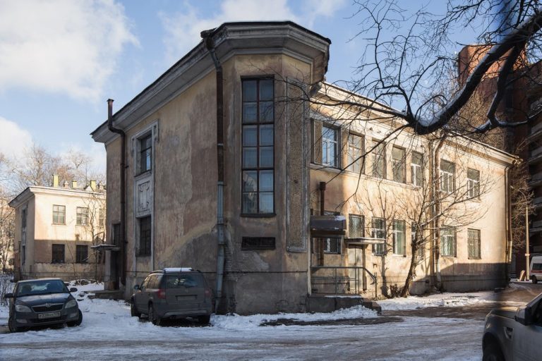 Визит губернатора в старейшую больницу Петербурга на фоне разваленной медицины города горожане восприняли как насмешку