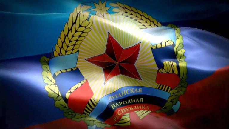 Глава поселка Марковка освобожденного армией ЛНР поблагодарил Россию за объединение Луганской области