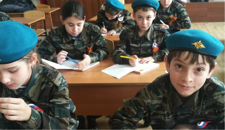 Школьники поддержали боевой дух солдат ВС РФ трогательными письмами