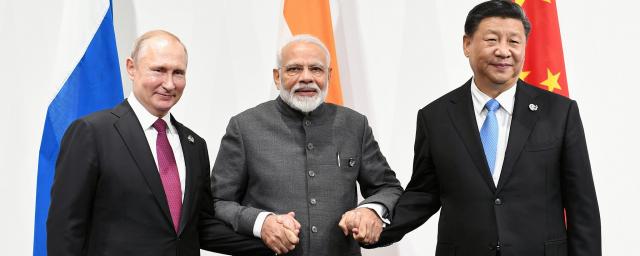 Nihon Keizai: КНР и Индия помогают РФ успешно противостоять санкционному давлению Запада
