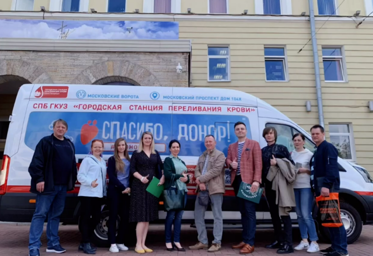В День Донора Олег Смакотин сдал кровь и помог жителям Мариуполя