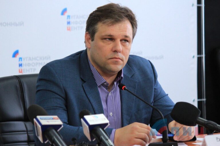 Родион Мирошник: украинские террористы, использующие оружие Запада должны ответить за свои преступления